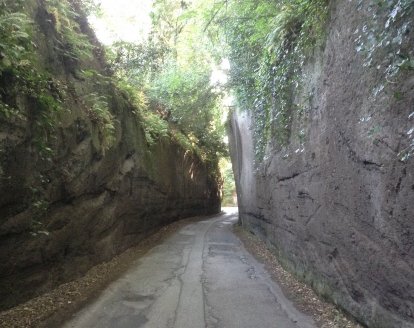 mooie weg door de lava